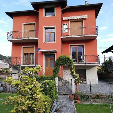 La Rosa Rossa Apartment Cambiasca Bagian luar foto
