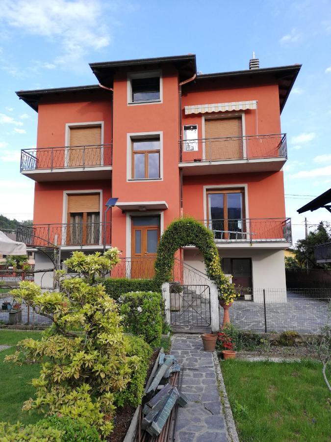 La Rosa Rossa Apartment Cambiasca Bagian luar foto
